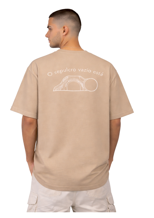 CAMISA OVERSIZED JESUS VIVE - MARROM